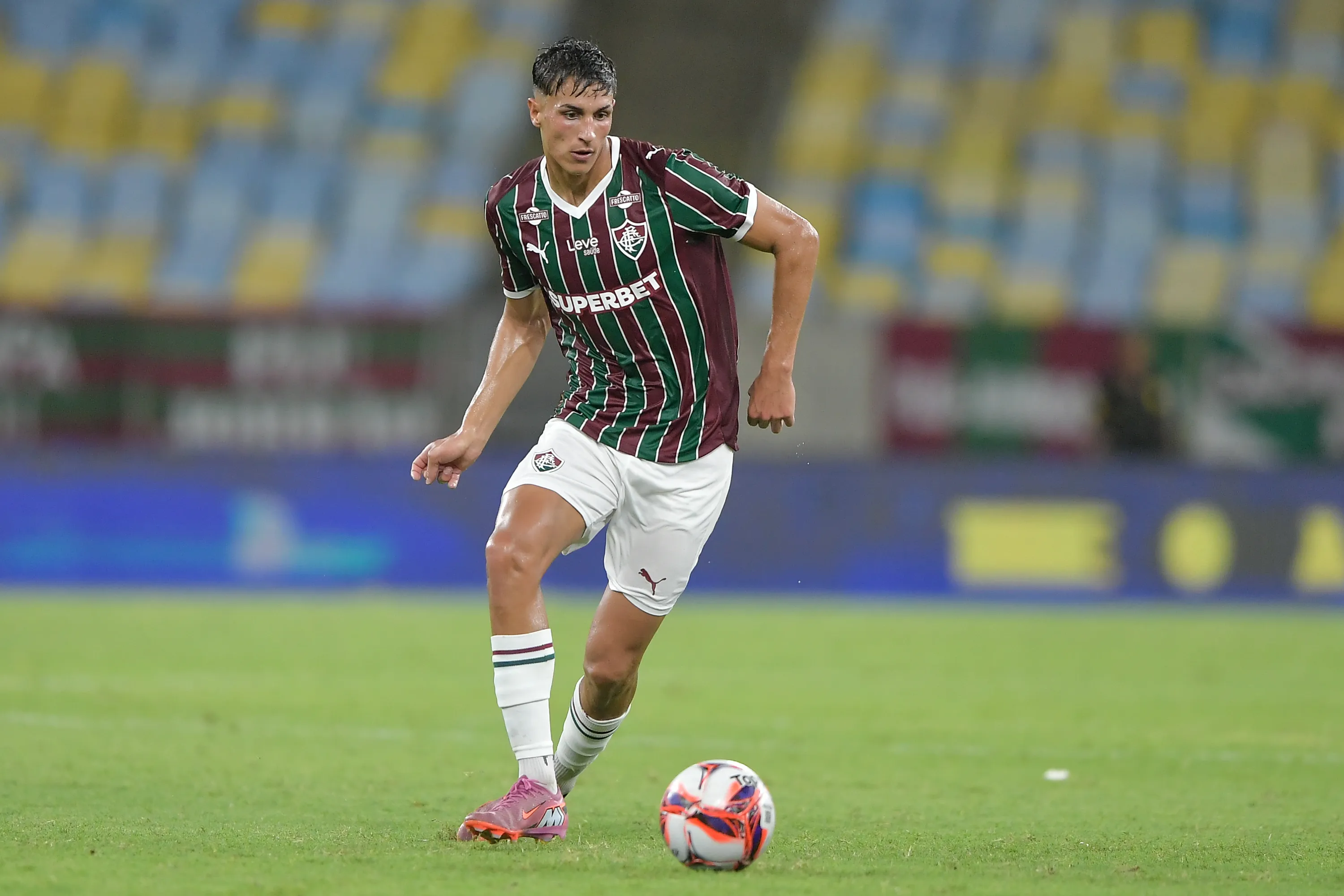 Bernal atuando no Fluminense –  Foto: Thiago Ribeiro/AGIF