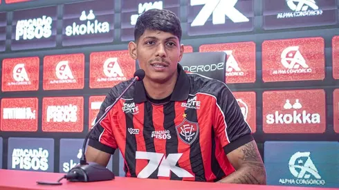 Zé Vitor foi apresentado pelo Vitória. Foto: Victor Ferreira/EC Vitória