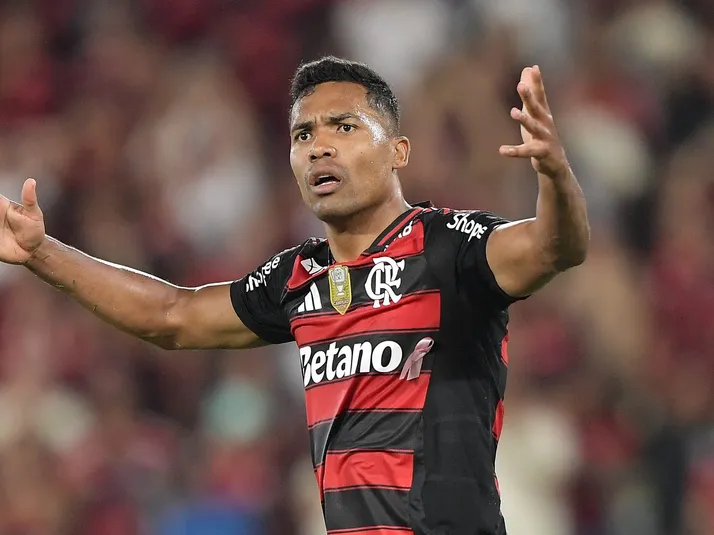 Alex Sandro retorna ao Flamengo na estréia da Libertadores