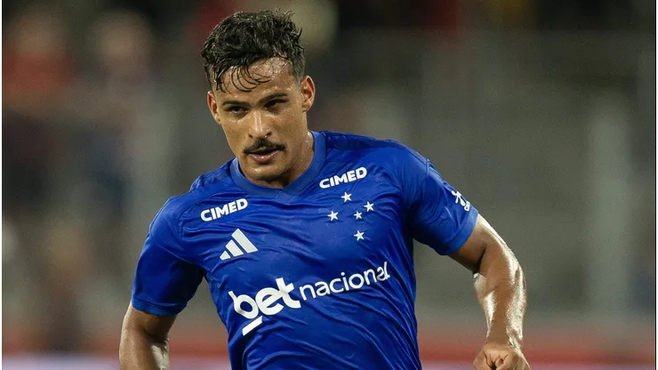 Kaiki, lateral do Cruzeiro