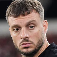 Botafogo e Martín Anselmi divergem sobre multa