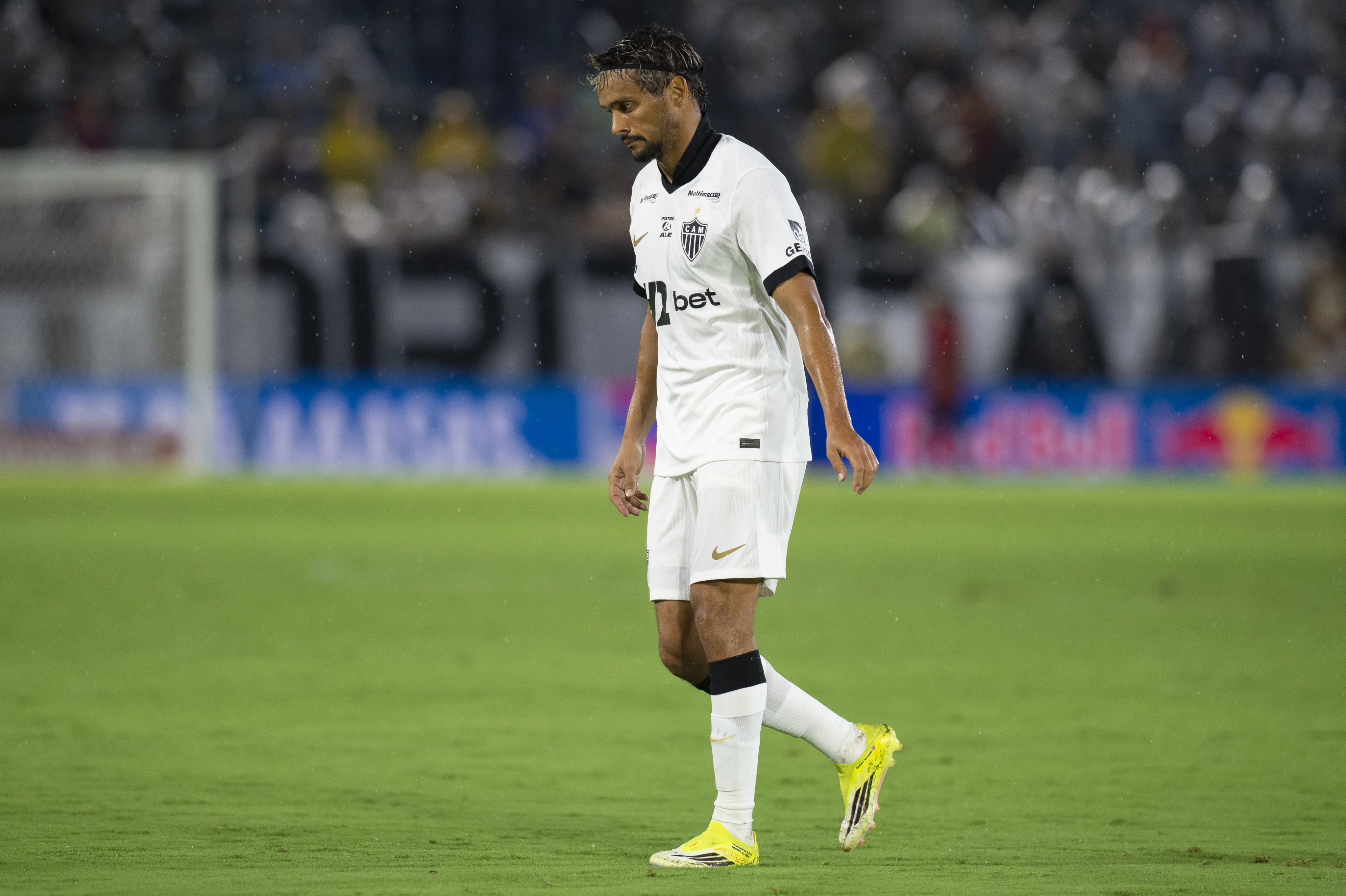 Gustavo Scarpa jogador do Atletico durante partida contra o Bragantino no estadio Cicero De Souza Marques pelo campeonato Brasileiro A 2026. Foto: Anderson Romao/AGIF