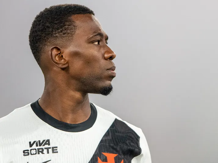 Vasco deixa em aberto a possibilidade de comprar de Cuesta