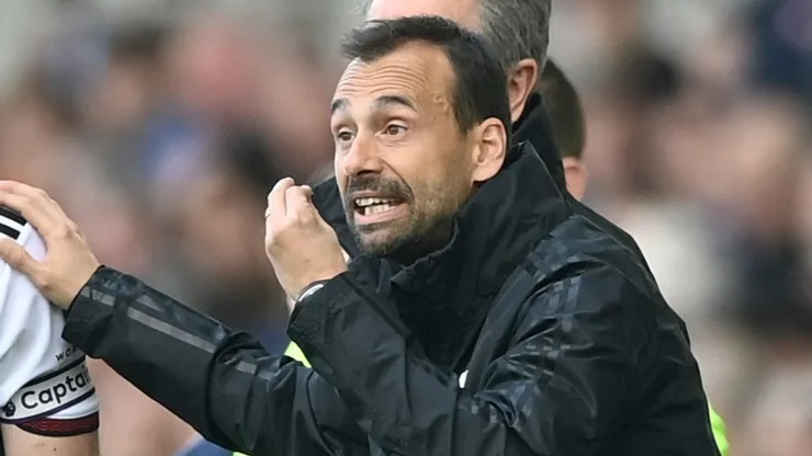 Hugo Oliveira, técnico do Famalicão, esteve na mira do Botafogo. Foto: Gareth Copley/Getty Images