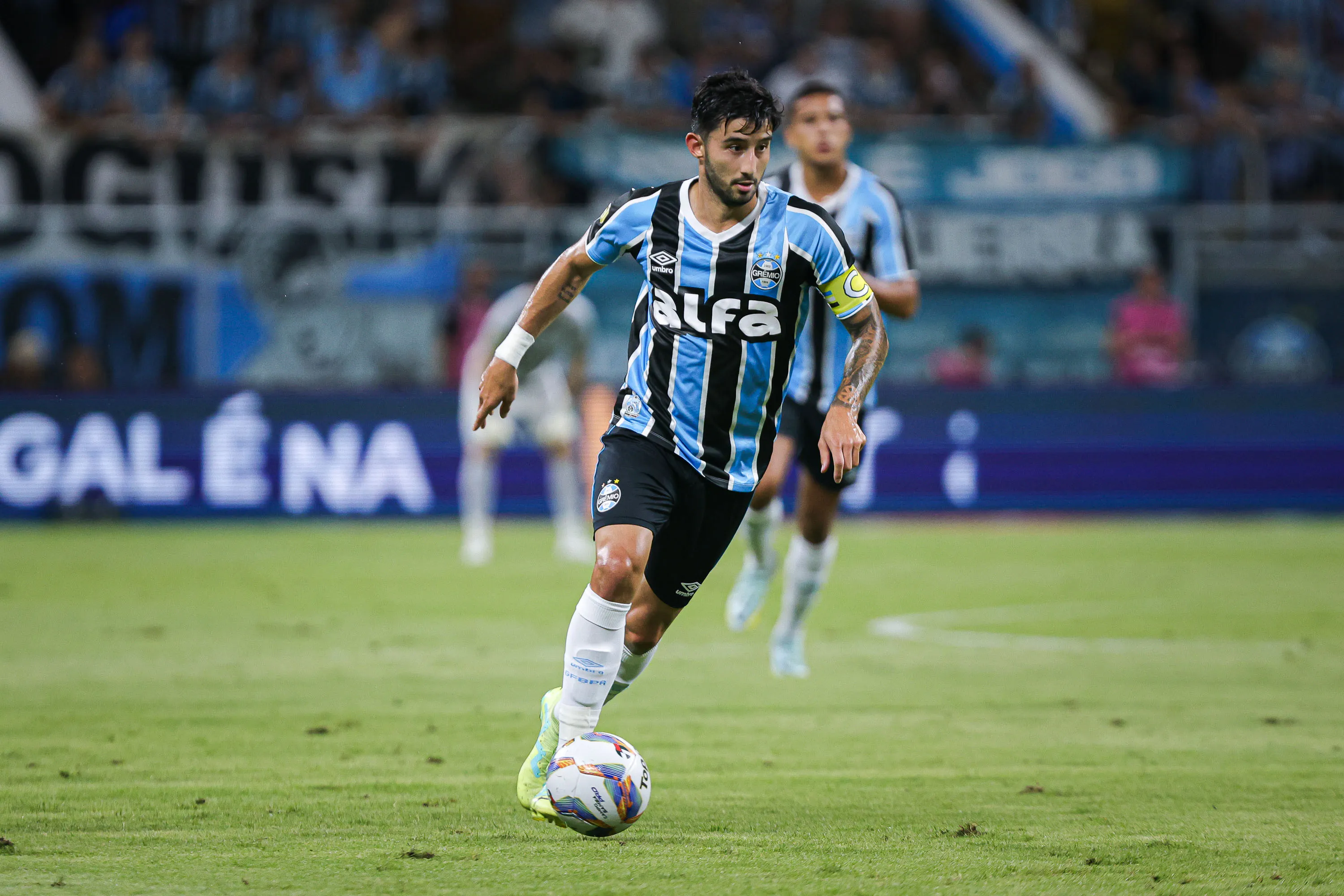 Villasanti atuando no Grêmio – Foto: Maxi Franzoi/AGIF