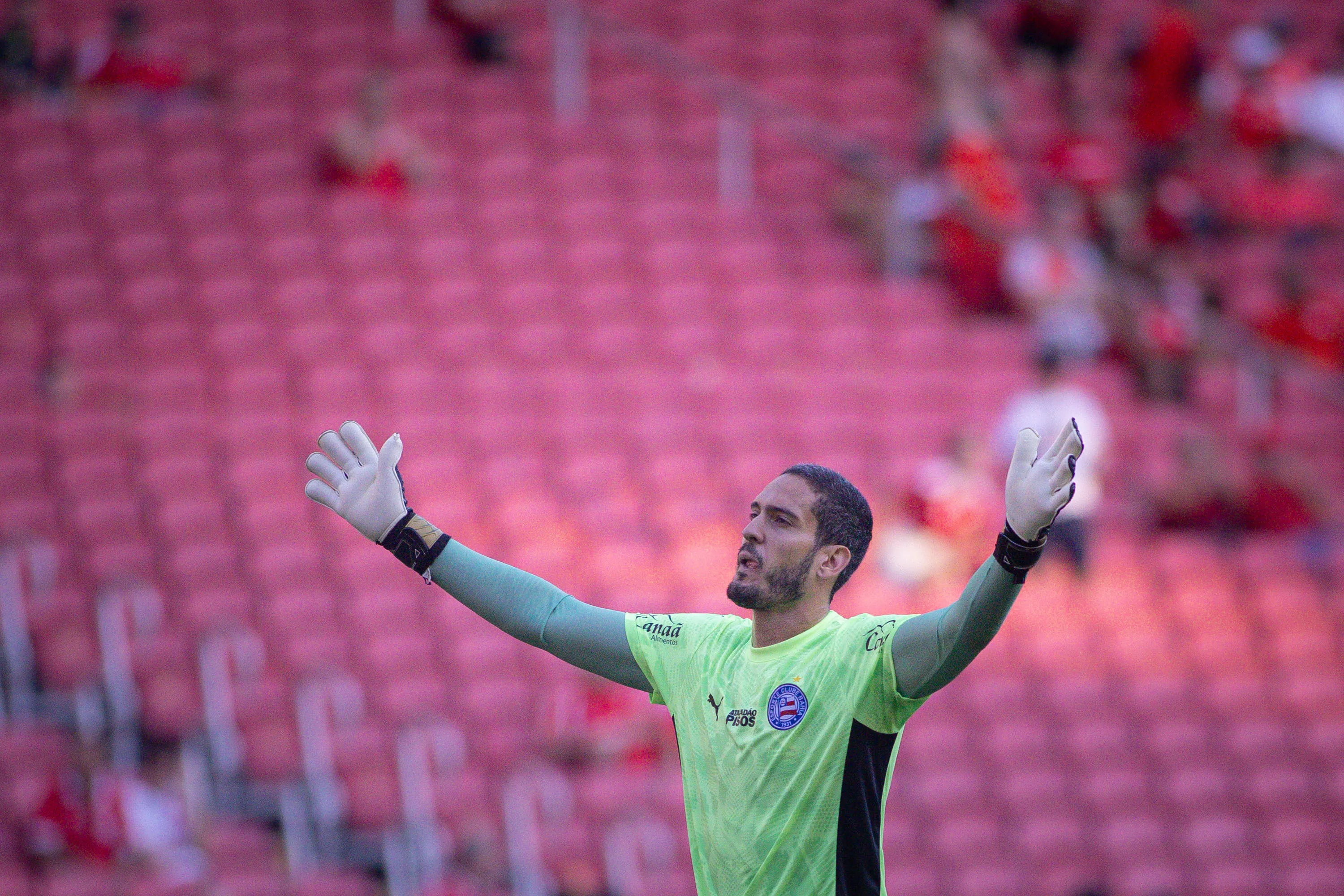 RS – PORTO ALEGRE – 15/03/2026 – BRASILEIRO A 2026, INTERNACIONAL X BAHIA – Ronaldo goleiro do Bahia comemora vitoria ao final da partida contra o Internacional no estadio Beira-Rio pelo campeonato Brasileiro A 2026. Foto: Maxi Franzoi/AGIF