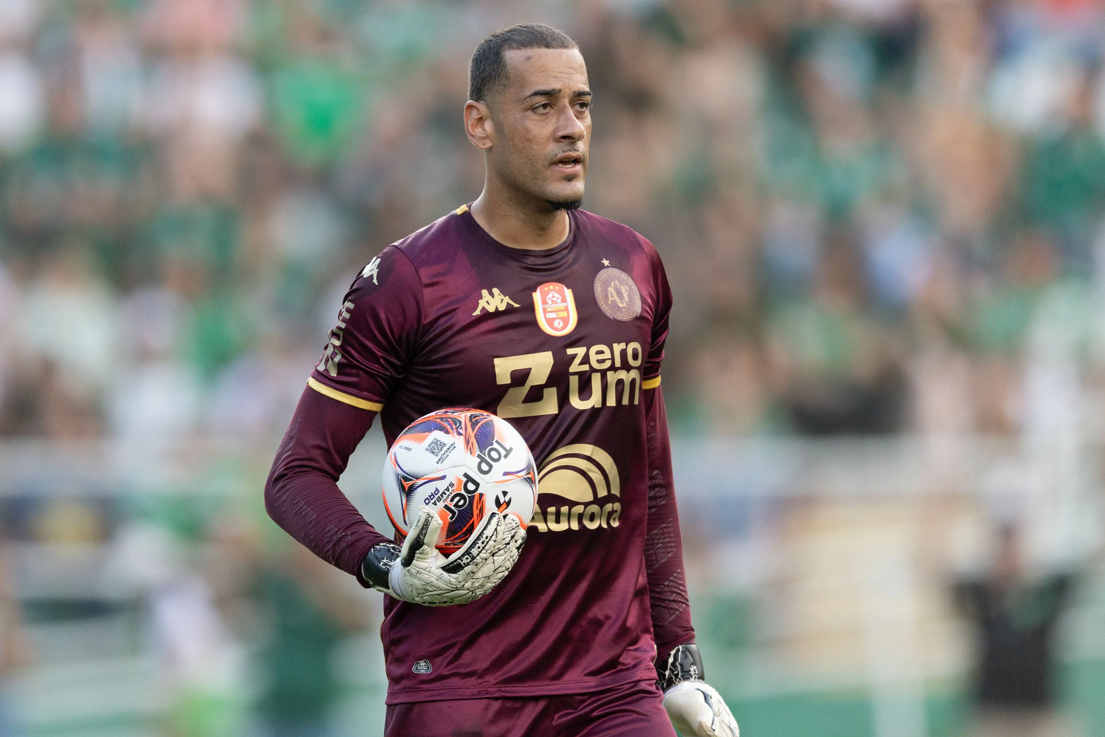 SC – CHAPECO – 08/03/2026 – CATARINENSE 2026, CHAPECOENSE X BARRA – Leo Vieira jogador do Chapecoense durante partida contra o Barra no estadio Arena Conda pelo campeonato Catarinense 2026. Foto: Liamara Polli/AGIF