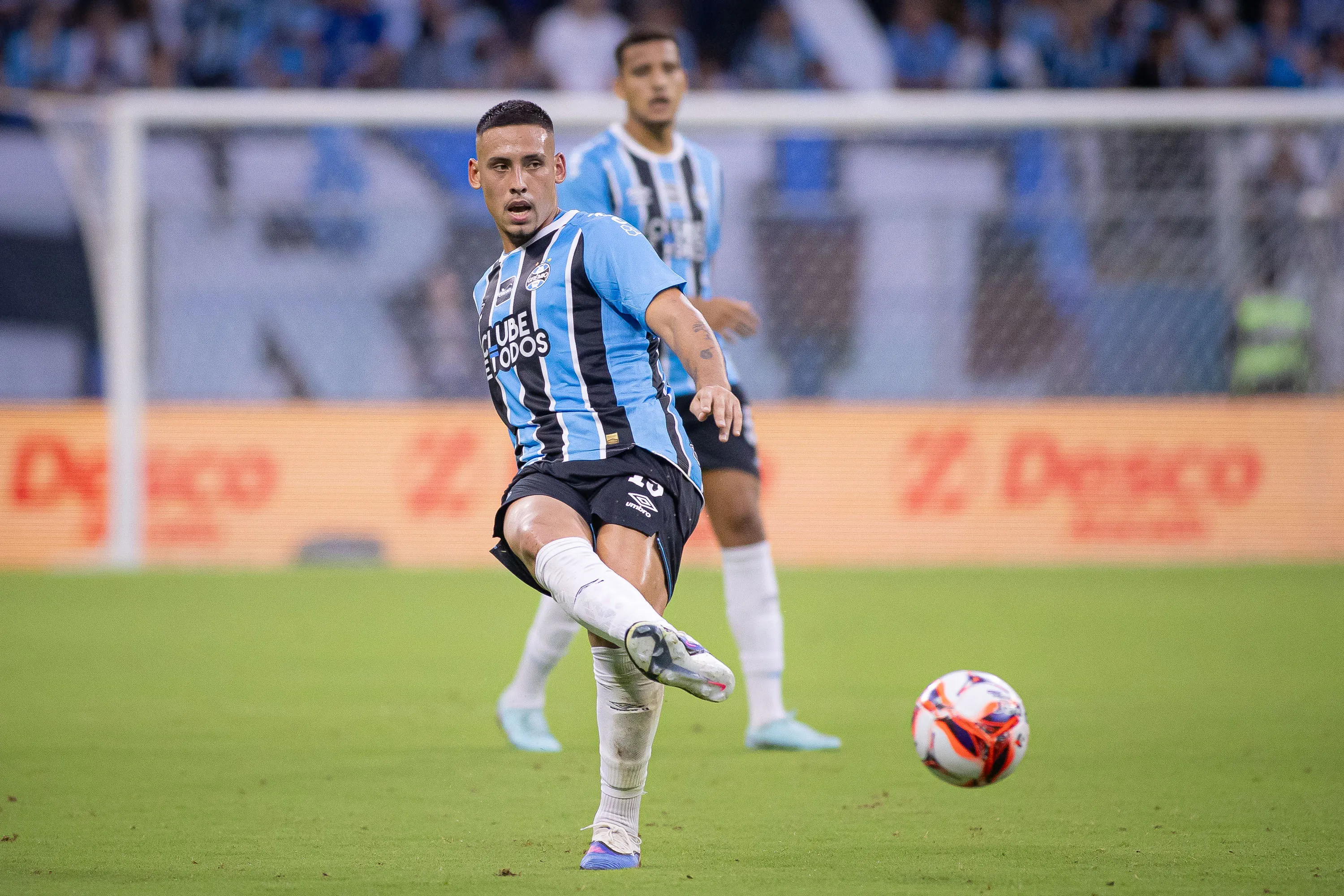 Erick Noriega atuando no Grêmio – Foto: Maxi Franzoi/AGIF
