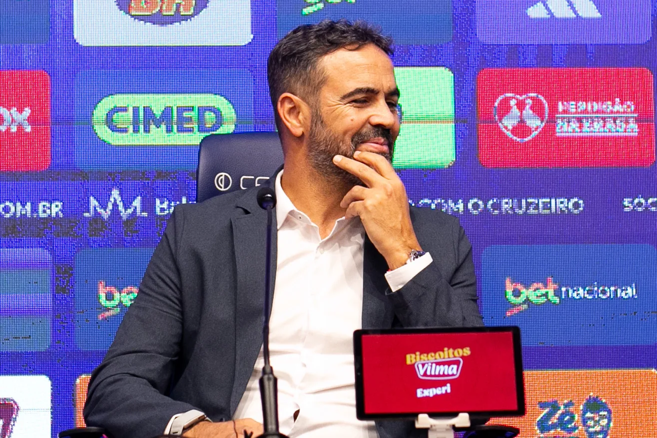 Artur Jorge  durante sua apresentacao oficial como Tecnico do Cruzeiro em coletiva de imprensa realizada no CT Toca II. Foto: Fernando Moreno/AGIF