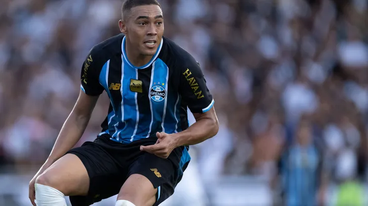 Carlos Vinícius, atacante do Grêmio. Foto: Jorge Rodrigues/AGIF