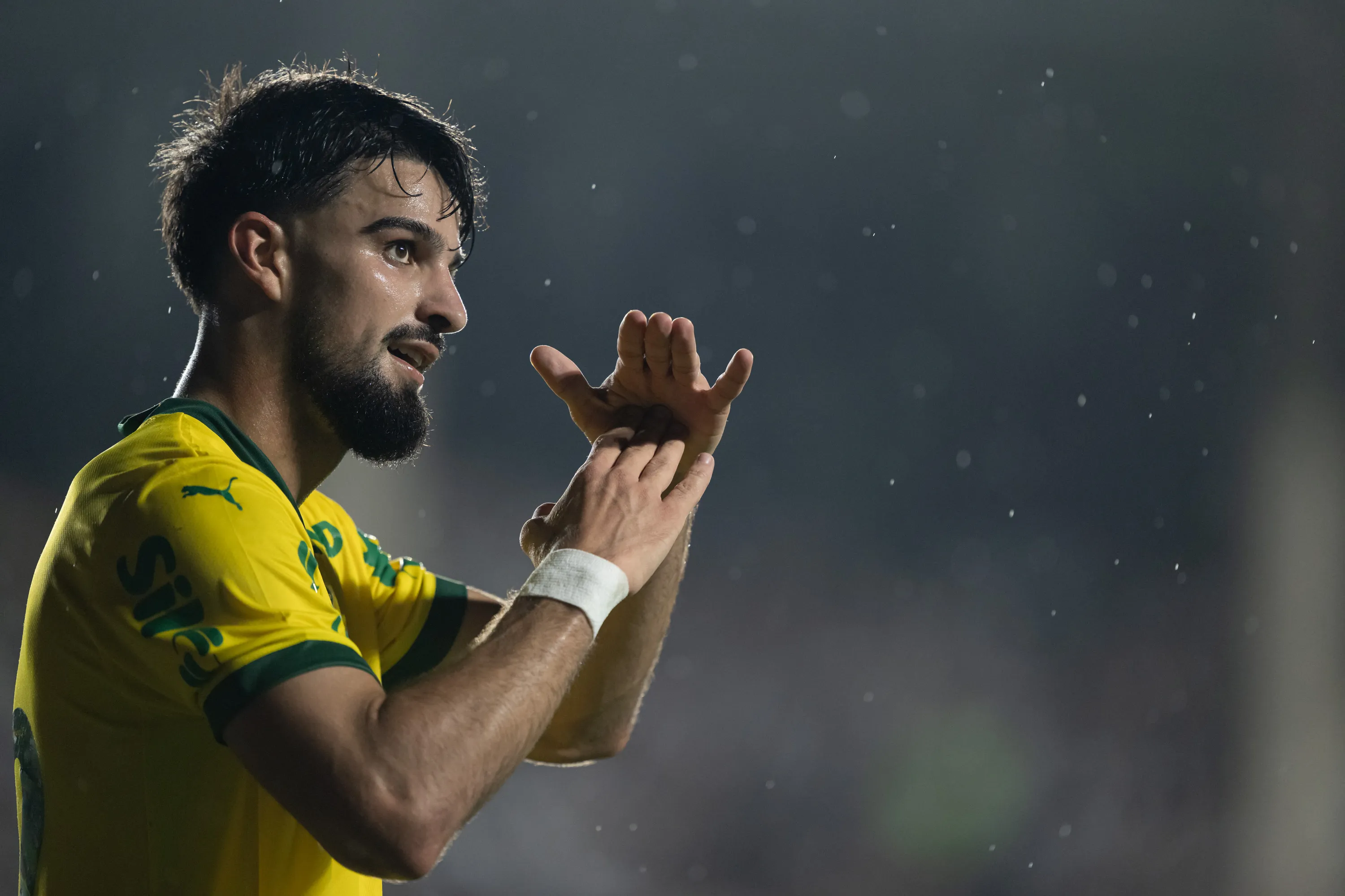 RJ – RIO DE JANEIRO – 12/03/2026 – BRASILEIRO A 2026, VASCO X PALMEIRAS – Flaco Lopez jogador do Palmeiras comemora seu gol durante partida contra o Vasco no estadio Sao Januario pelo campeonato Brasileiro A 2026. Foto: Jorge Rodrigues/AGIF