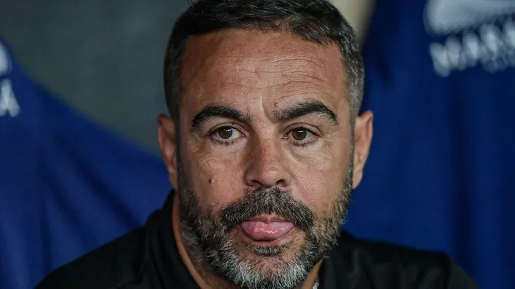 Artur Jorge tecnico do Botafogo durante partida contra o Criciuma no estadio Maracana pelo campeonato Brasileiro A 2024.