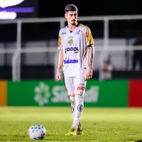 Leila só aceita saída em definitivo de Rômulo do Palmeiras ao Fluminense