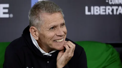 Paulo Autuori técnico do Sporting Cristal durante partida contra o Palmeiras no estádio Arena Allianz Parque pelo campeonato Copa Libertadores 2025. Foto: Marcello Zambrana/AGIF