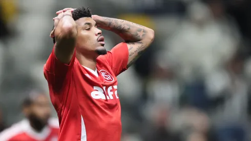 Juninho, zagueiro do Internacional