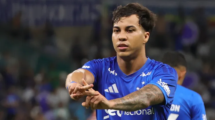 Kaio Jorge jogador do Cruzeiro comemora seu gol durante partida contra o Pouso Alegre no estádio Mineirão pelo campeonato Mineiro 2026. Foto: Gilson Lobo/AGIF