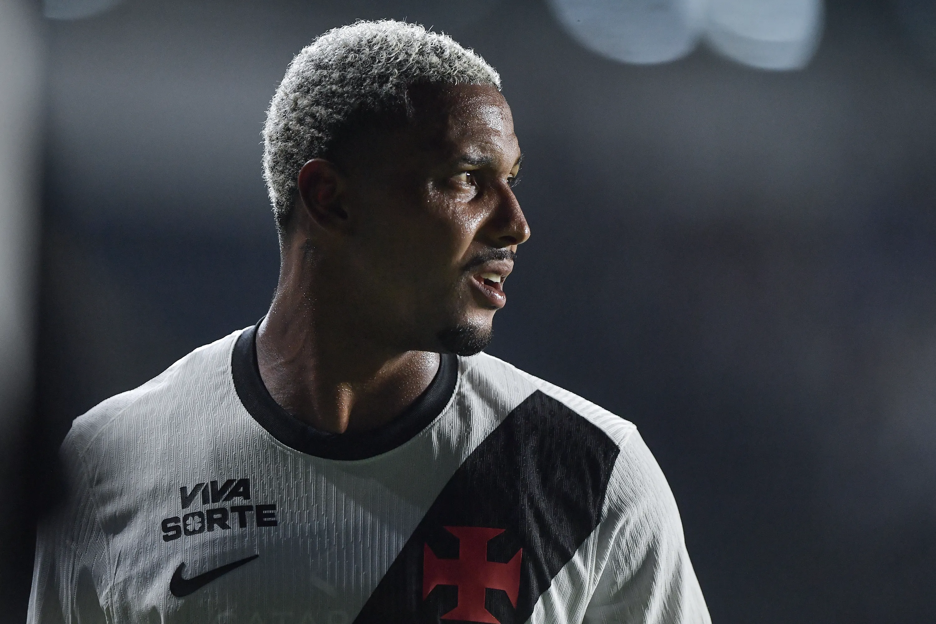 Vasco chega em acordo com o Inter por David – Foto: Thiago Ribeiro/AGIF.