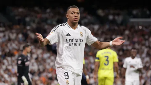 Flamengo faz brincadeira com Mbappé. Foto: Gonzalo Arroyo Moreno/Getty Images