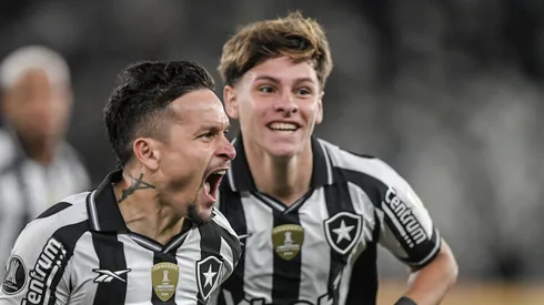 Artur jogador do Botafogo comemora seu gol durante partida contra o LDU no estádio Engenhão pelo campeonato Copa Libertadores 2025. Foto: Thiago Ribeiro/AGIF