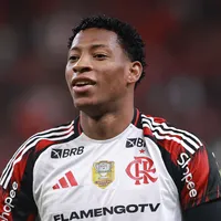 Plata apaga fotos e vive crise no Flamengo