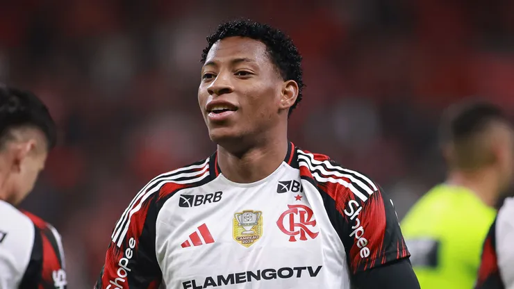 Gonzalo Plata jogador do Flamengo comemora seu gol durante partida contra o Internacional no estádio Beira-Rio pelo campeonato Brasileiro A 2025. Foto: Maxi Franzoi/AGIF
