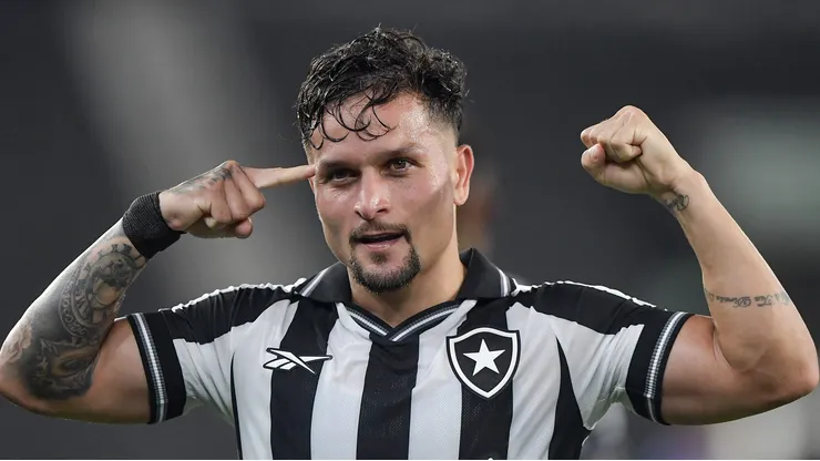 Artur negocia com o São Paulo.