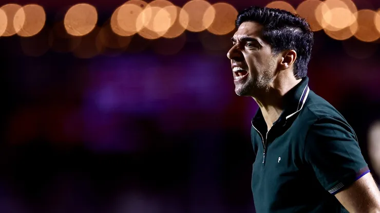 Abel Ferreira técnico do Palmeiras durante partida contra o São Paulo no estádio Morumbi pelo campeonato Brasileiro A 2026. Foto: Marcello Zambrana/AGIF
