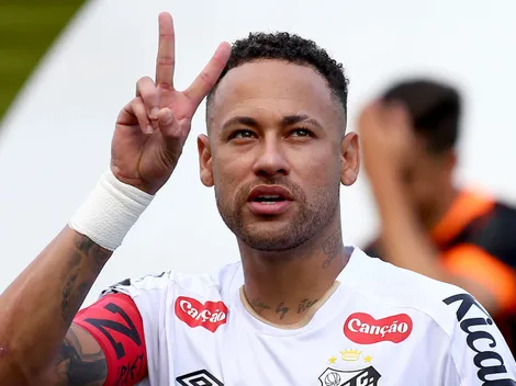 Neymar retorna aos treinos com bola no Santos