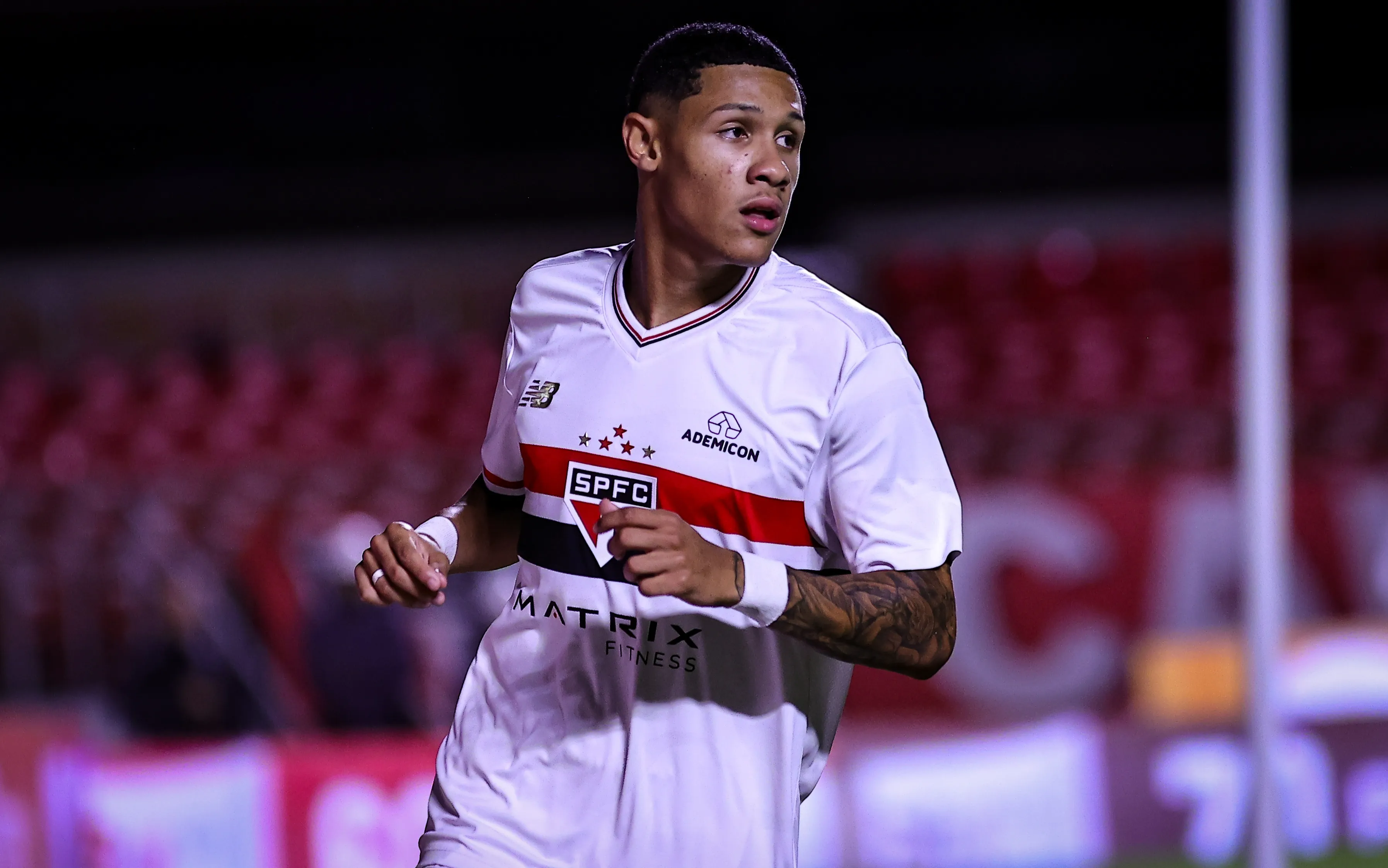 Tetê atuando na Copinha em 2026 – Foto: Fabio Giannelli/AGIF