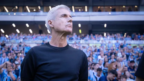 RS - PORTO ALEGRE - 01/03/2026 - GAUCHO 2026, GREMIO X INTERNACIONAL - Luis Castro tecnico do Gremio durante partida contra o Internacional no estadio Arena do Gremio pelo campeonato Gaucho 2026. Foto: Maxi Franzoi/AGIF