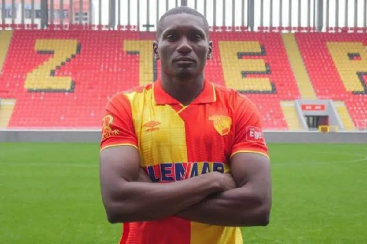 Helitão, zagueiro do Goztepe. Foto: Goztepe.