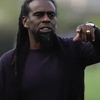 Tinga liga para ex-árbitro Edílson Pereira e comenta escândalo de 2005