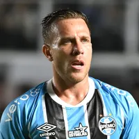 Grêmio poupa Arthur do treino antes de encarar o Palmeiras