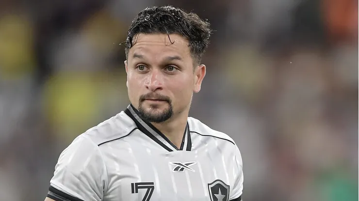 Artur é o novo reforço do São Paulo.