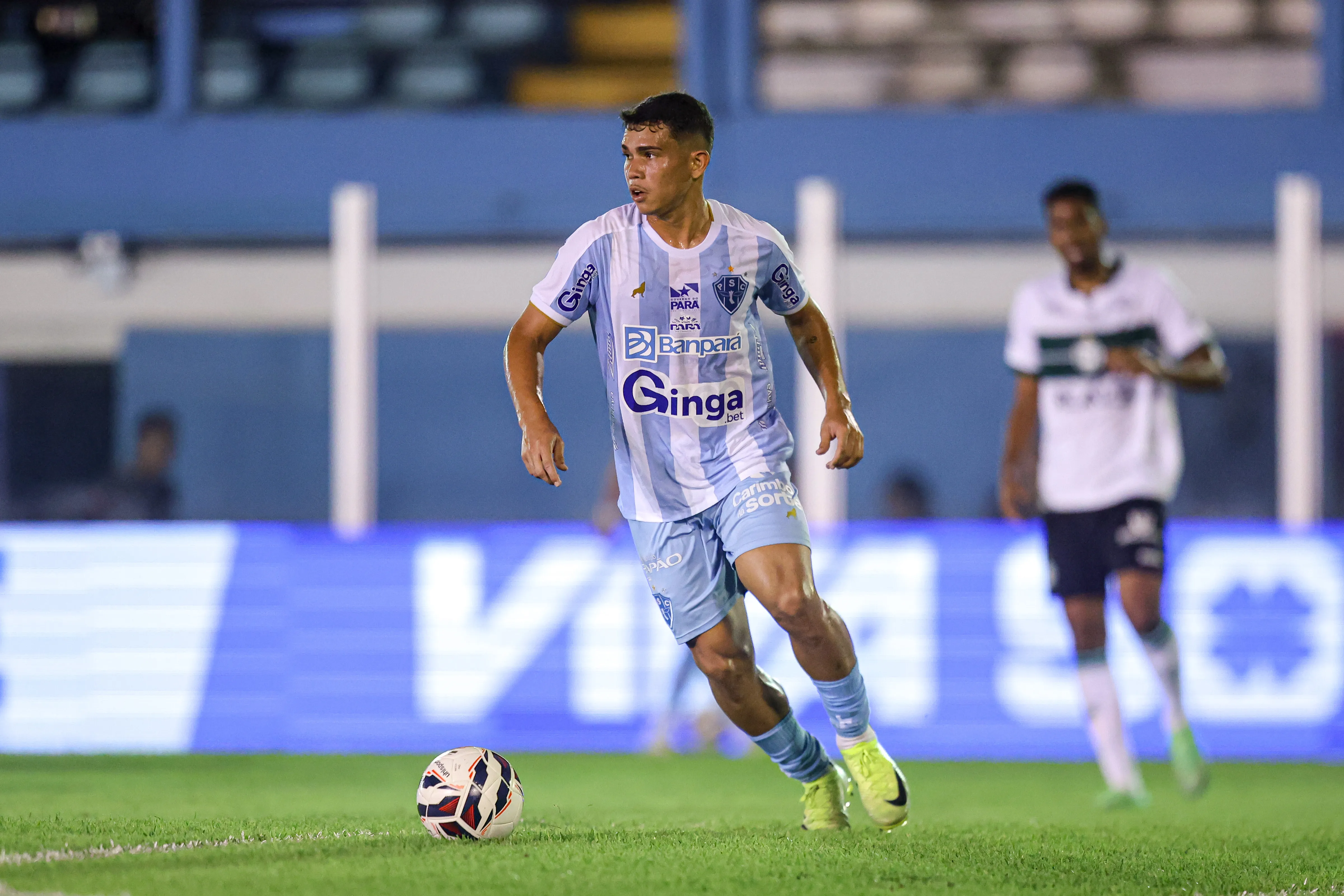 PA – BELEM – 09/11/2025 – BRASILEIRO B 2025, PAYSANDU X CORITIBA – Pedro Henrique jogador do Paysandu durante partida contra o Coritiba no estadio Curuzu pelo campeonato Brasileiro B 2025. Foto: Fernando Torres/AGIF