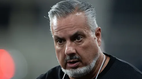 José Boto diretor de futebol do Flamengo durante partida contra o Botafogo no estádio Engenhão pelo campeonato Brasileiro A 2025. Foto: Jorge Rodrigues/AGIF