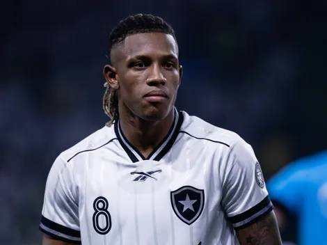 Danilo, do Botafogo, interessa ao Palmeiras e dirigente se posiciona