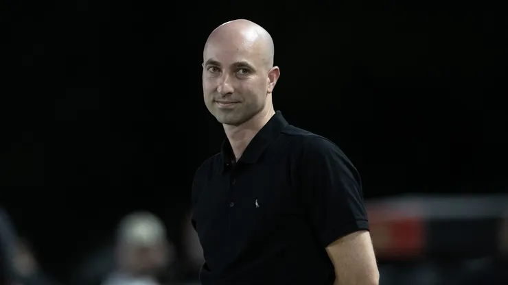 Rodrigo Bellao tecnico do Botafogo durante partida contra o Portuguesa no estadio Luso Brasileiro pelo campeonato Carioca 2026. Foto: Jorge Rodrigues/AGIF