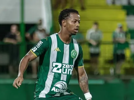 Ênio comemora oportunidade como titular da Chapecoense