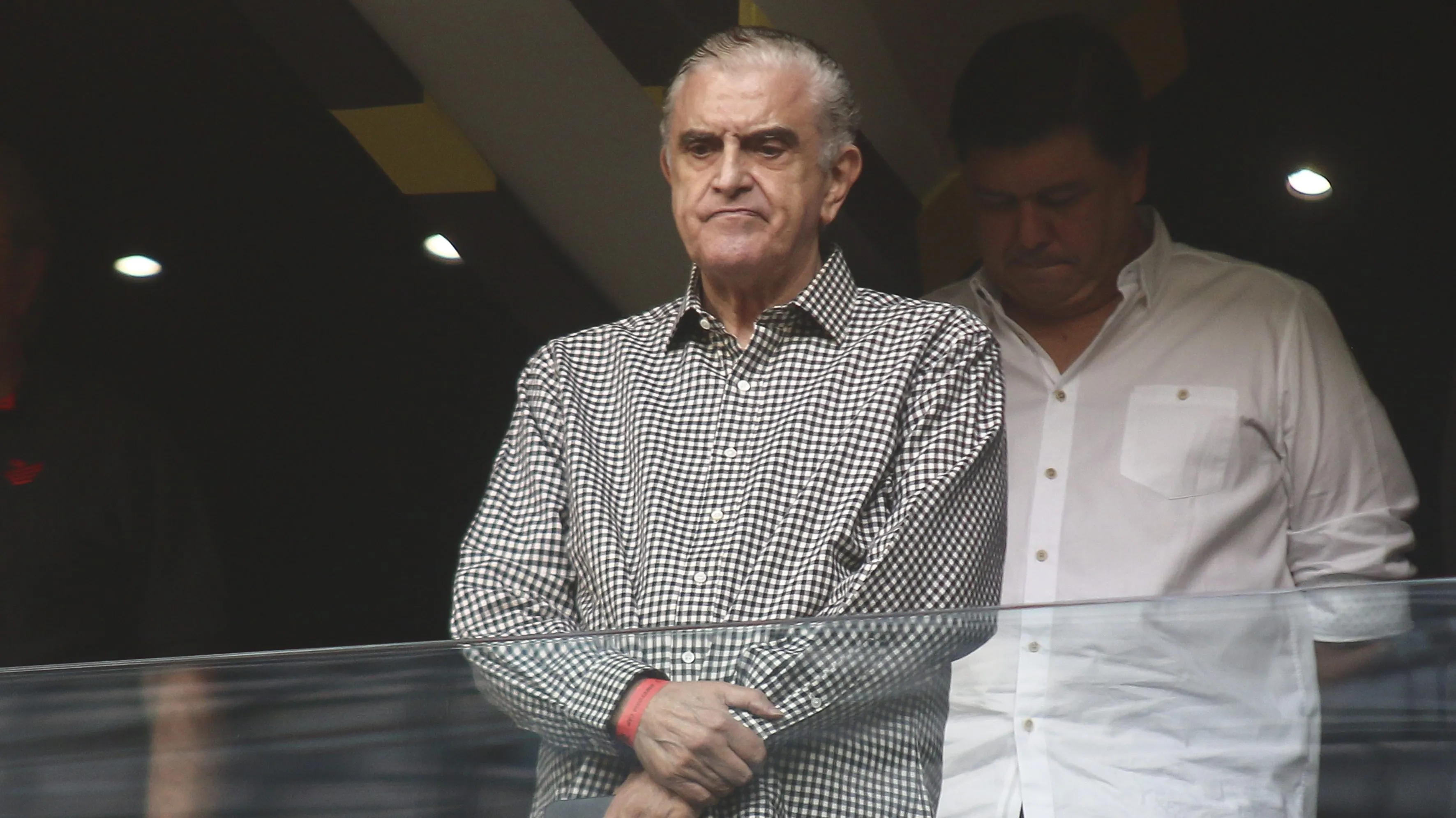 Mario Celso Petraglia presidente do Athletico-PR durante partida contra o Flamengo no estadio Arena da Baixada pelo campeonato Brasileiro A 2024. Foto: Gabriel Machado/AGIF