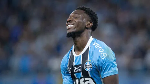 Grêmio corre para não perder Amuzu de graça