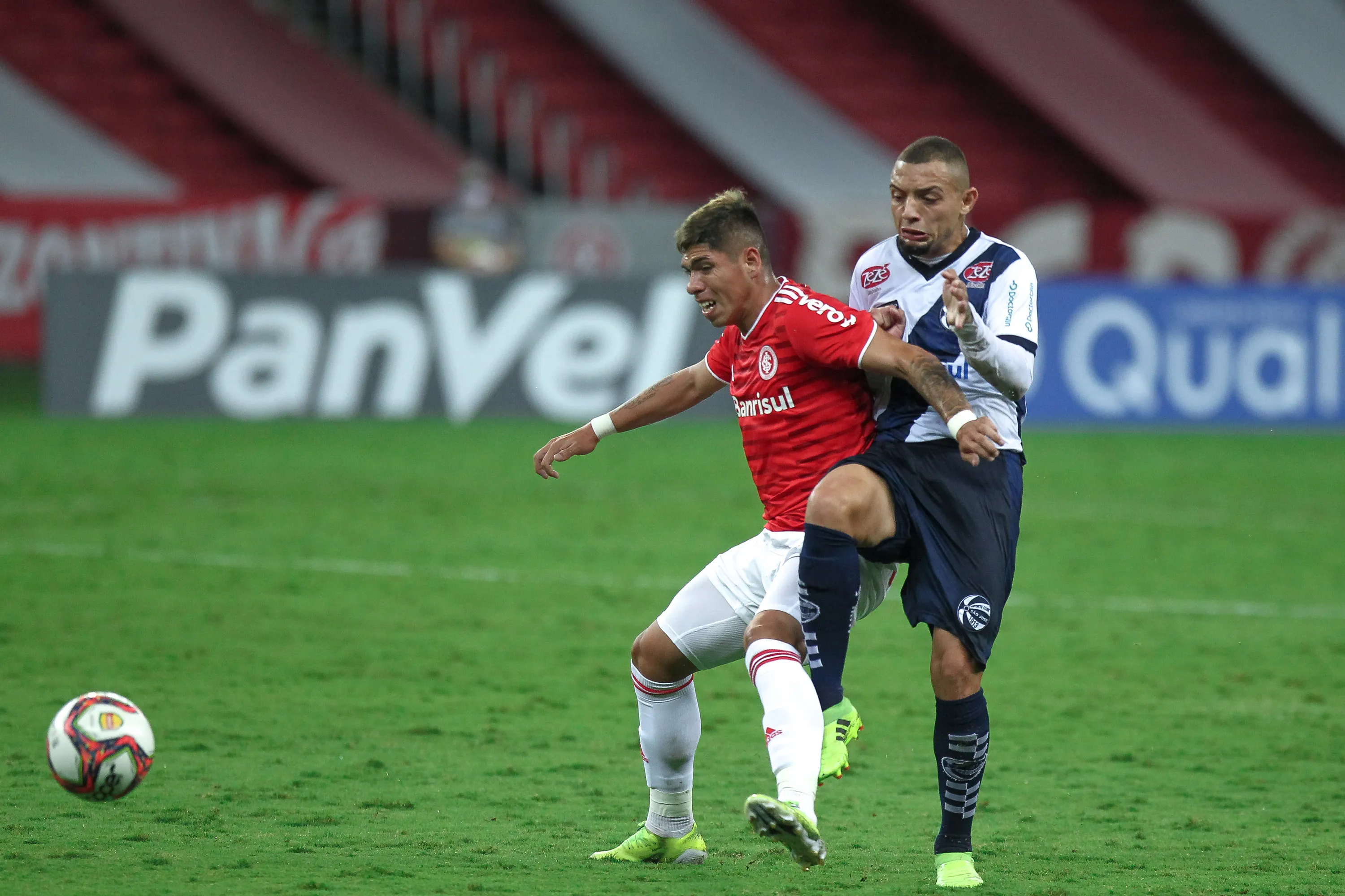 Carlos Palacios jogador do Internacional durante partida contra o Sao Jose no estadio Beira-Rio pelo campeonato Gaucho 2021. Foto: Fernando Alves/AGIF