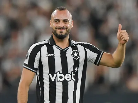 Interino do Botafogo justifica escolha por Arthur Cabral