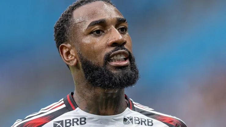 Gerson jogador do Flamengo durante partida contra o Grêmio no estádio Arena do Grêmio pelo campeonato Brasileiro A 2025. Foto: Liamara Polli/AGIF