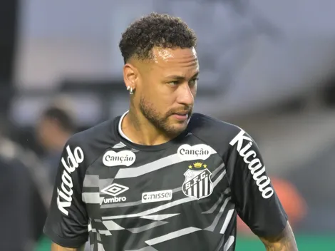 Neymar treina no Santos em dia de folga do elenco