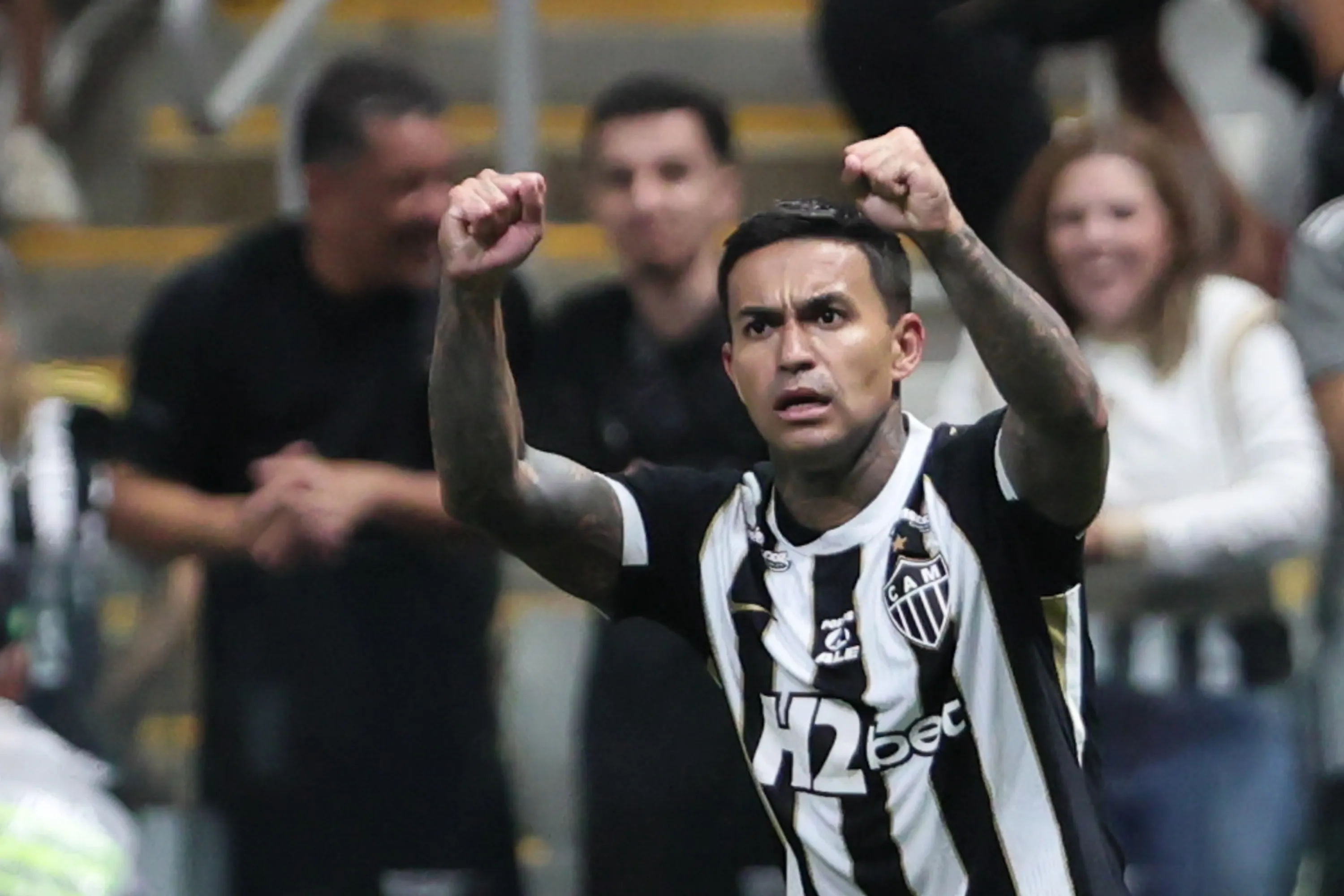 MG – BELO HORIZONTE – 22/02/2026 – MINEIRO 2026, ATLETICO X AMERICA-MG – Dudu jogador do Atletico comemora seu gol durante partida contra o America-MG no estadio Arena MRV pelo campeonato Mineiro 2026. Foto: Gilson Lobo/AGIF