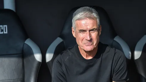 Luís Castro técnico do Grêmio durante partida contra o Vasco no estádio São Januário pelo campeonato Brasileiro A 2026. Foto: Thiago Ribeiro/AGIF