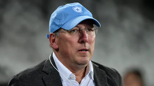 John Textor presidente da SAF do Botafogo durante partida contra o Atletico-GO no estadio Engenhao pelo campeonato Brasileiro A 2024. Foto: Thiago Ribeiro/AGIF