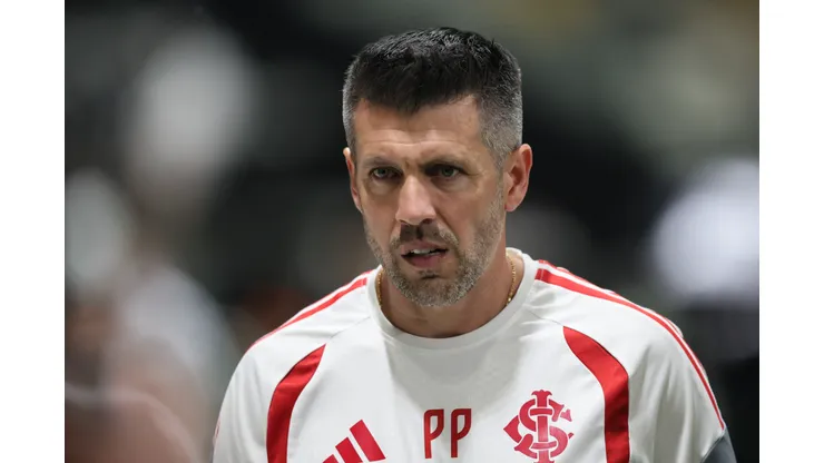 MG - BELO HORIZONTE - 11/03/2026 - BRASILEIRO A 2026, ATLETICO X INTERNACIONAL - Paulo Pezzolano tecnico do Internacional durante partida contra o Atletico no estadio Arena MRV pelo campeonato Brasileiro A 2026. Foto: Gilson Lobo/AGIF