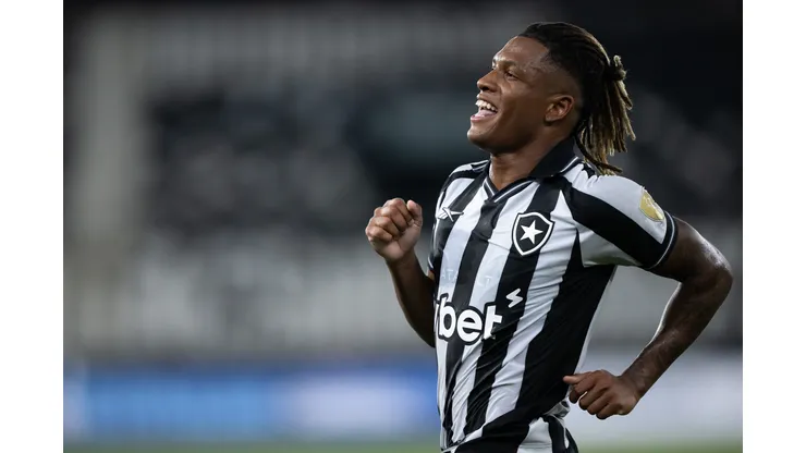 RJ - RIO DE JANEIRO - 25/02/2026 - COPA LIBERTADORES 2026, BOTAFOGO X NACIONAL POTOSI - Danilo jogador do Botafogo comemora seu gol durante partida contra o Nacional Potosi no estadio Engenhao pelo campeonato Copa Libertadores 2026. Foto: Jorge Rodrigues/AGIF